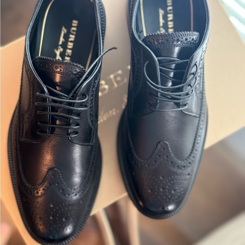 Burberry Black Oxford shoes.